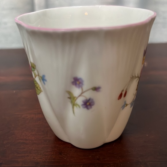 Shelley Rose and Red Daisy Demitasse Cup & Saucer DISCONTINUED! - Picture 6 of 16